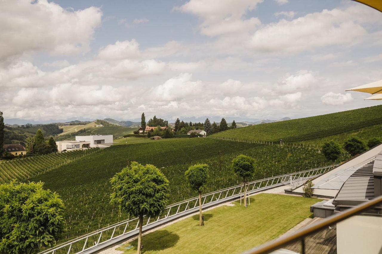 Weinrefugium Brolli Hotel Gamlitz Exterior photo