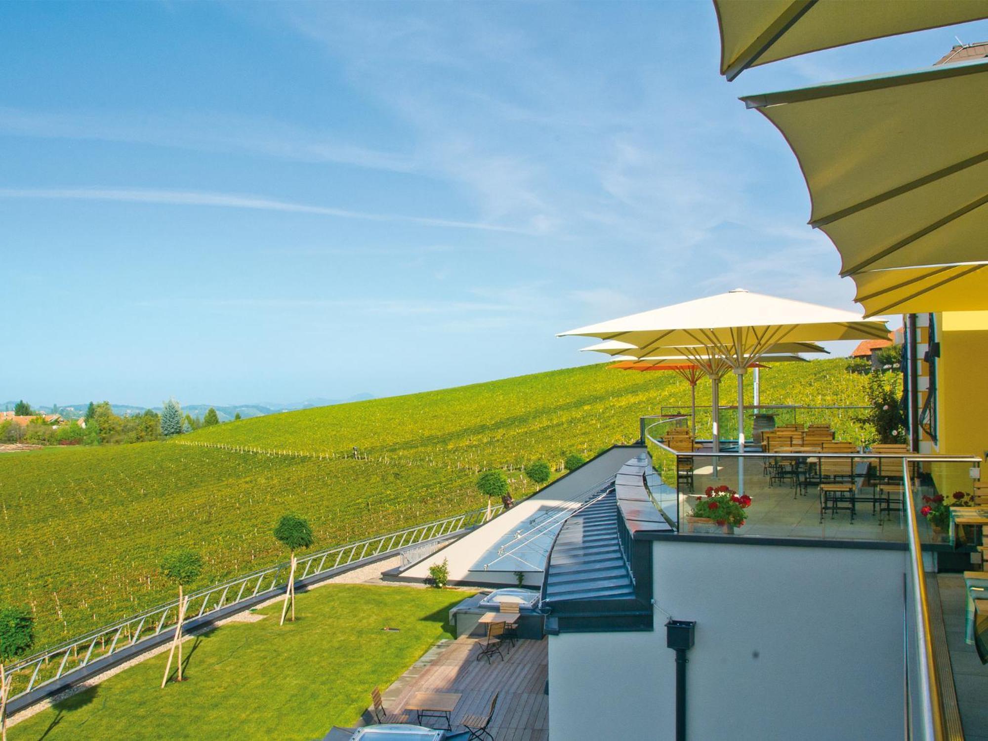 Weinrefugium Brolli Hotel Gamlitz Exterior photo