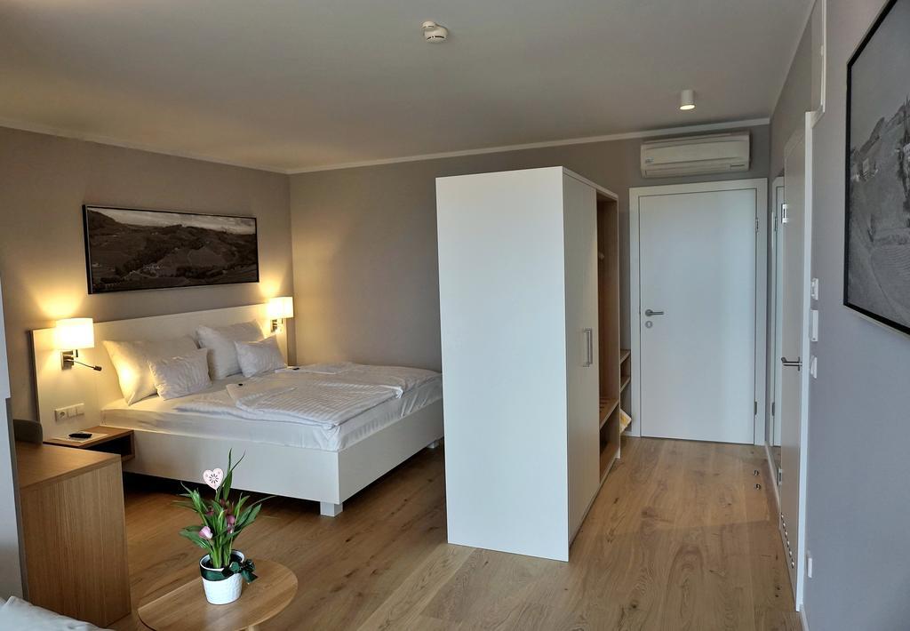 Weinrefugium Brolli Hotel Gamlitz Exterior photo