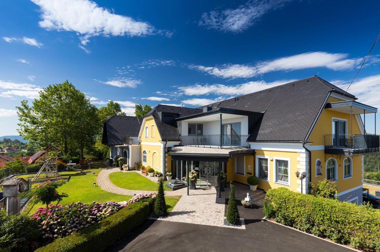 Weinrefugium Brolli Hotel Gamlitz Exterior photo